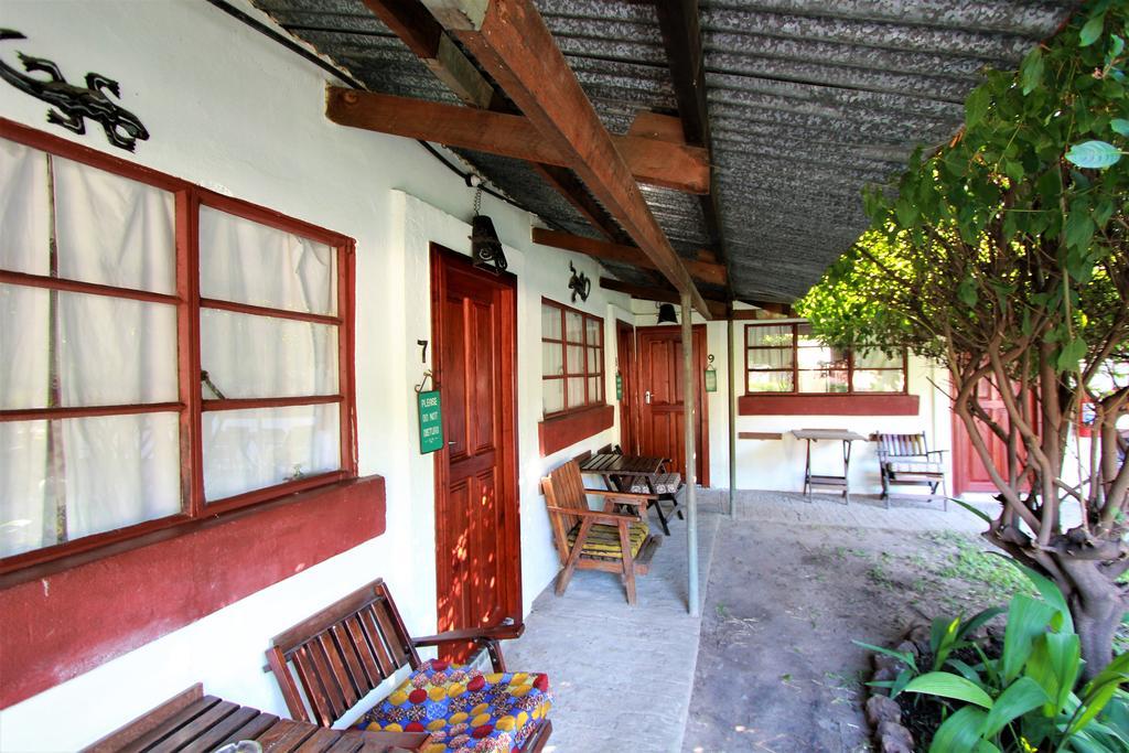 ליבינגסטון Zigzag Town Lodge מראה חיצוני תמונה