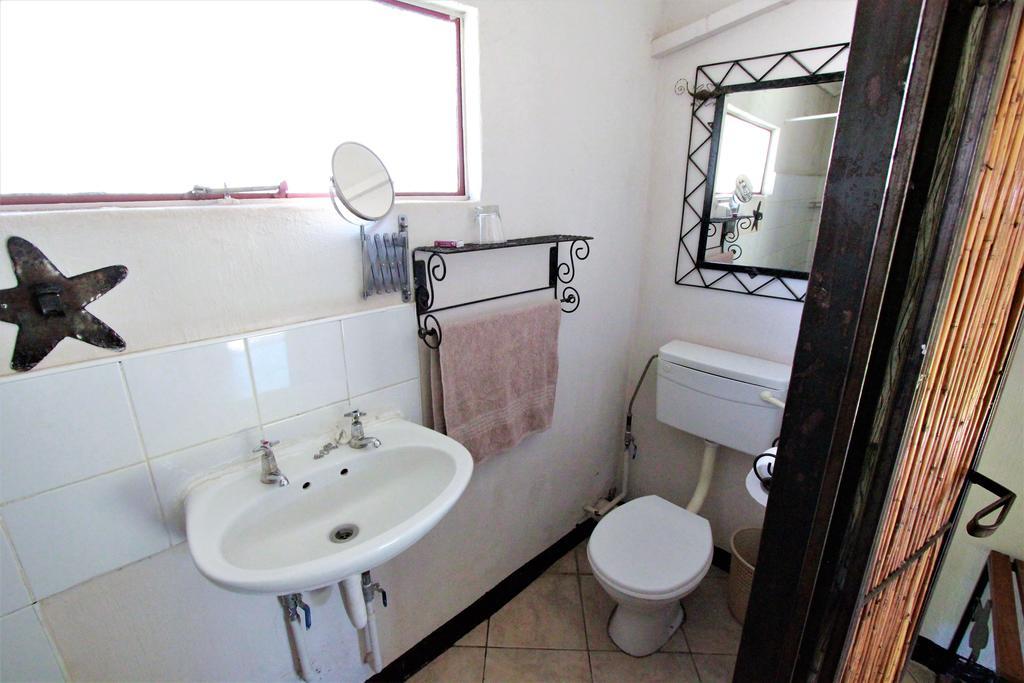 ליבינגסטון Zigzag Town Lodge מראה חיצוני תמונה